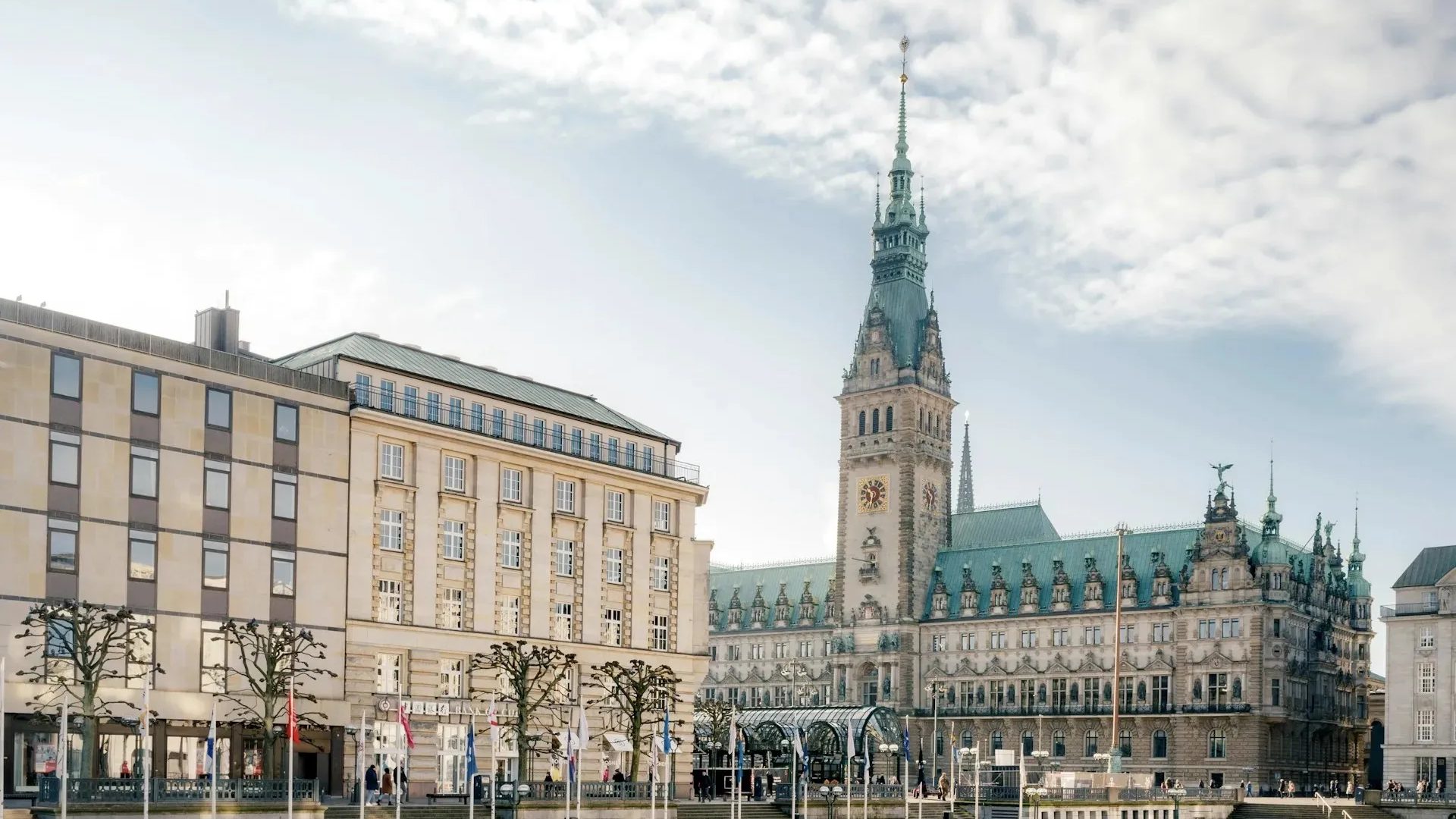 Hamburger Rathaus an der Kleinen Alster — Veranstaltungsorte von QualiMoVe